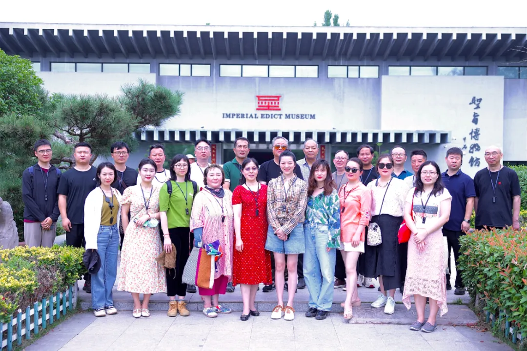 资讯 | 南京艺术学院工会主席巢乃鵷一行到圣旨博物馆参观交流
