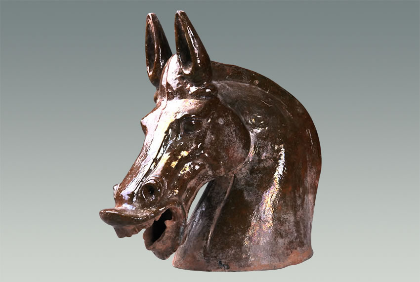 Brown glaze horse head