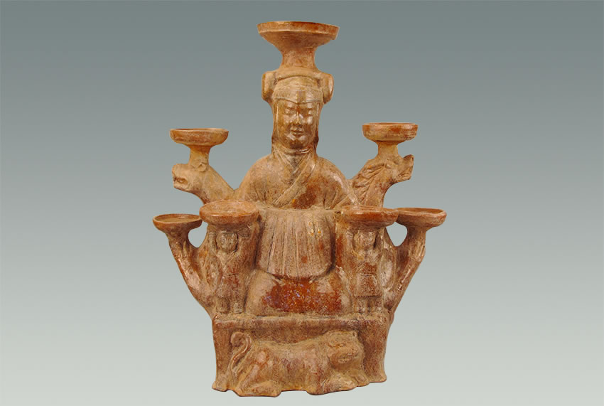 The Eastern Han Dynasty, brown glaze, Queen Mother lamp