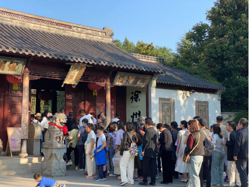 国庆 | “人人人......”圣博开启“人从众”模式