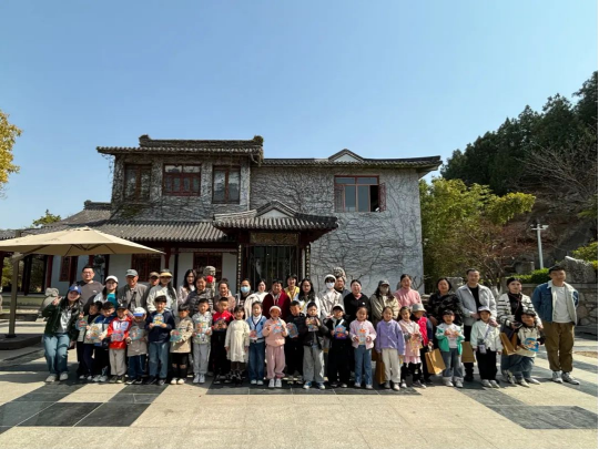 圣博研学 · 清明雅集 | 扎染/拓片/玻璃画/贴贴乐四重奏，开启非遗沉浸之旅